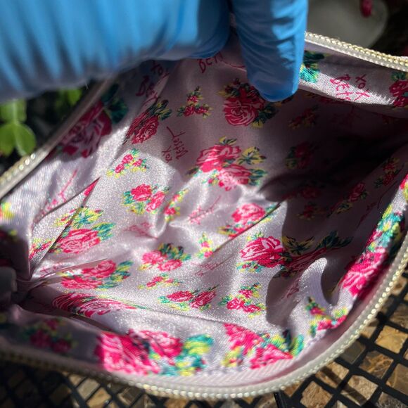 Betsey Johnson Pink Skull Boss Vanity Faux Leather Bag Gold Tone Hardware EUC - Picture 3 of 6